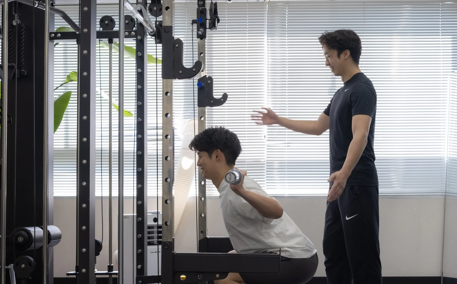 動きを確認しながらトレーニング