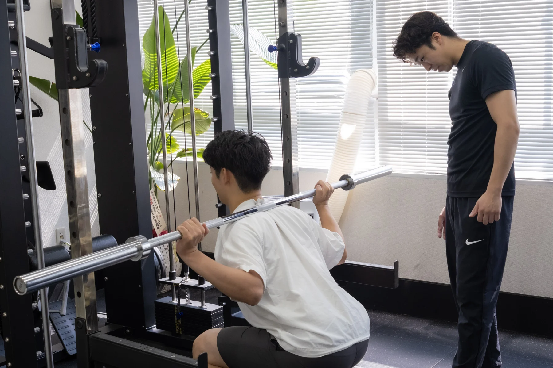 バーベルトレーニングをサポート
